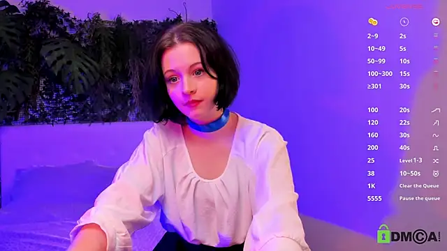Snapshot of Alina_Mills chatting on March 18, 6:37 pm Alina Mills online show from March 18, 6:37 pm