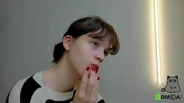 Alina Mills online show from November 4, 8:35 am