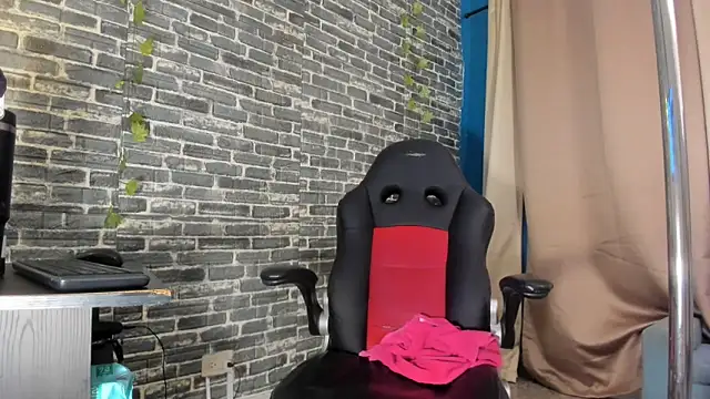 Snapshot of iam_samy_ chatting on October 17, 11:24 am iam samy online show from October 17, 11:24 am