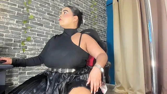 Snapshot of iam_samy_ chatting on November 25, 11:43 am iam samy online show from November 25, 11:43 am