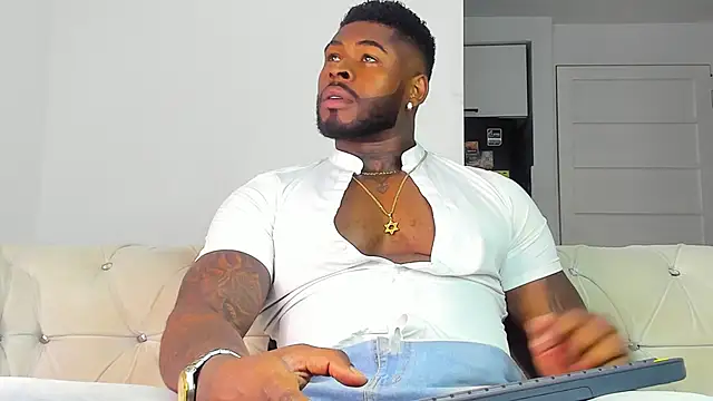 Makonneen online show from October 24, 9:55 pm