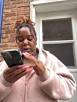 Goddess Nafeesha online show from October 15, 7:36 pm