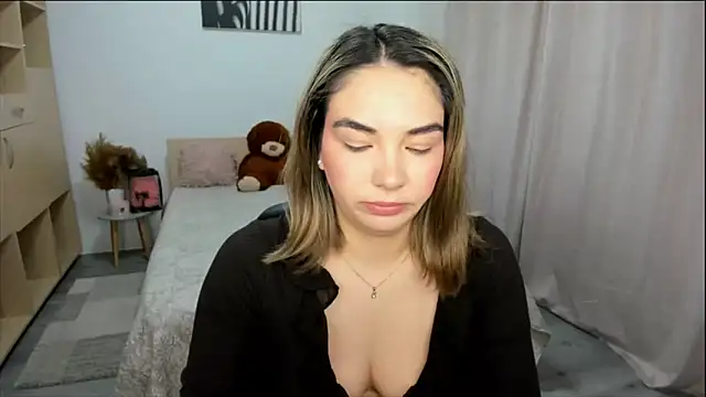 Alexa Dolly12 online show from March 2, 5:19 am