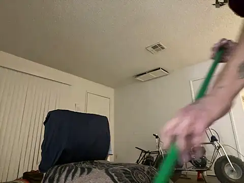 Snapshot of freakzmexx chatting on December 13, 6:10 am freakzmexx online show from December 13, 6:10 am