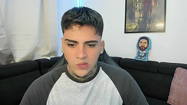 Snapshot of mad_maxxx2 chatting on February 21, 1:44 pm mad maxxx2 online show from February 21, 1:44 pm