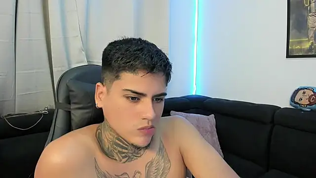 Snapshot of mad_maxxx2 chatting on February 28, 1:15 am mad maxxx2 online show from February 28, 1:15 am