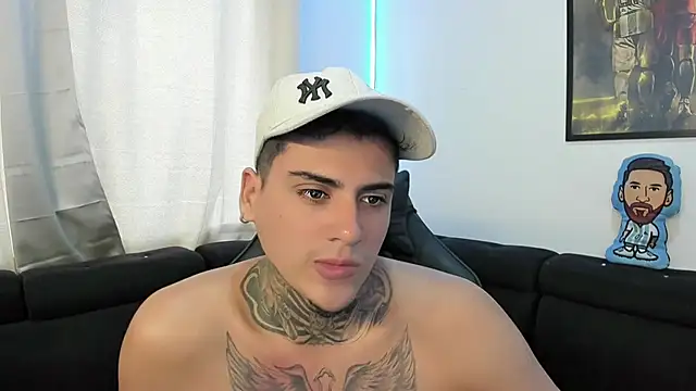 Snapshot of mad_maxxx2 chatting on March 2, 4:32 pm mad maxxx2 online show from March 2, 4:32 pm