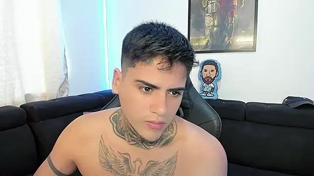 Snapshot of mad_maxxx2 chatting on March 8, 4:17 pm mad maxxx2 online show from March 8, 4:17 pm