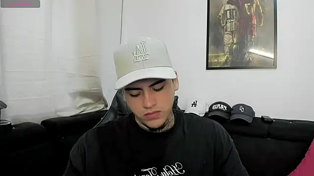 Snapshot of mad_maxxx2 chatting on October 23, 12:04 pm mad maxxx2 online show from October 23, 12:04 pm