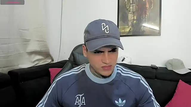 Snapshot of mad_maxxx2 chatting on October 24, 12:08 am mad maxxx2 online show from October 24, 12:08 am