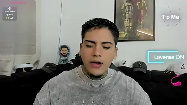 Snapshot of mad_maxxx2 chatting on November 17, 11:49 am mad maxxx2 online show from November 17, 11:49 am