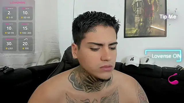 Snapshot of mad_maxxx2 chatting on November 19, 11:43 am mad maxxx2 online show from November 19, 11:43 am