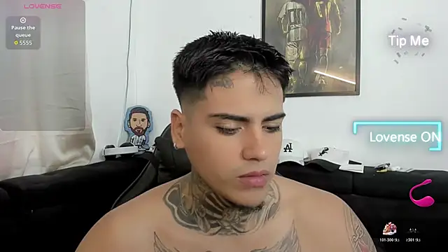 Snapshot of mad_maxxx2 chatting on November 23, 1:44 pm mad maxxx2 online show from November 23, 1:44 pm