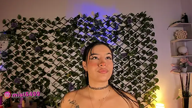 melody cute10 online show from December 6, 11:47 pm
