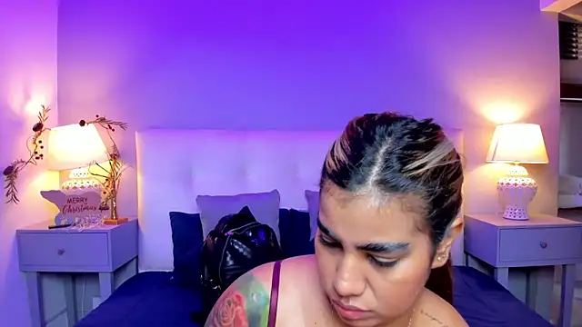 SaraaJhonsonn online show from December 15, 4:11 pm