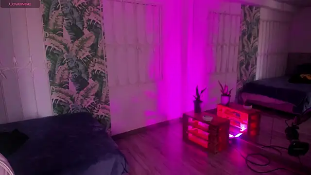 loly marce online show from April 5, 8:39 pm