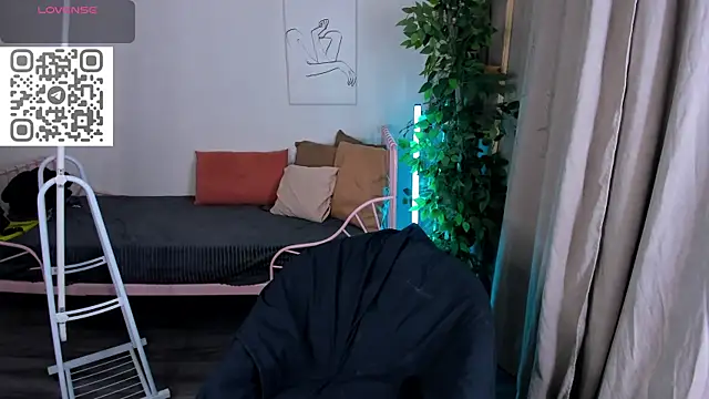 toooyour online show from November 3, 11:15 pm