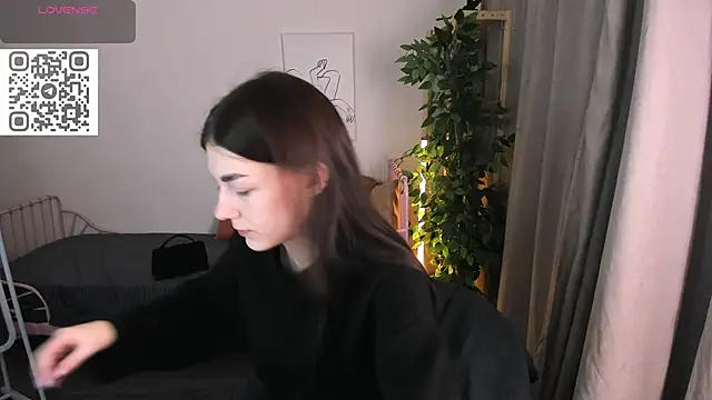 toooyour online show from November 7, 10:10 pm