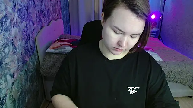 Snapshot of Jenny_Fox chatting on February 17, 4:09 am Jenny Fox online show from February 17, 4:09 am