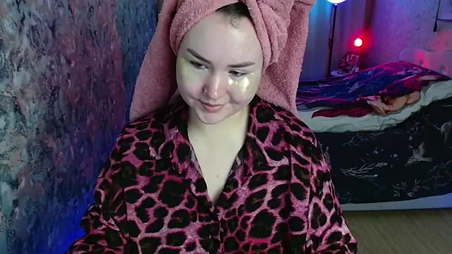 Snapshot of Jenny_Fox chatting on February 24, 3:37 am Jenny Fox online show from February 24, 3:37 am