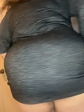 Snapshot of lairarose chatting on December 5, 3:15 am lairarose online show from December 5, 3:15 am