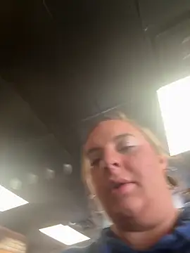 Snapshot of lairarose chatting on October 24, 4:14 pm lairarose online show from October 24, 4:14 pm