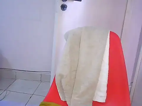 Snapshot of skybooby chatting on November 25, 7:41 am skybooby online show from November 25, 7:41 am