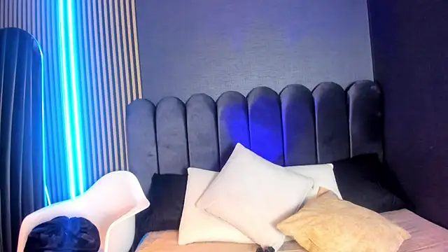 Nicolette ks  online show from November 13, 4:00 am