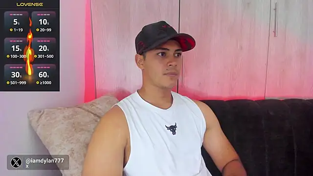 Snapshot of Iamdylan777 chatting on February 26, 2:15 am Iamdylan777 online show from February 26, 2:15 am