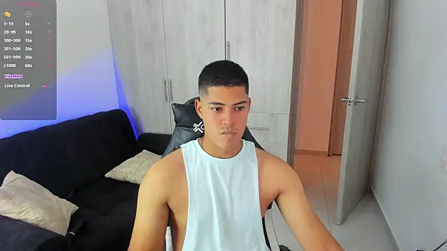 Snapshot of Iamdylan777 chatting on March 7, 6:22 pm Iamdylan777 online show from March 7, 6:22 pm