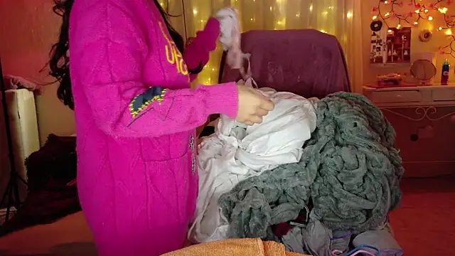 AllisonCatUwU online show from April 15, 3:41 pm