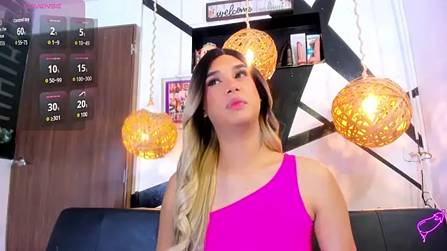 victoria aleia  online show from December 18, 10:05 pm