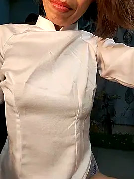 Snapshot of Kami_gaam chatting on February 15, 3:20 am Kami gaam online show from February 15, 3:20 am