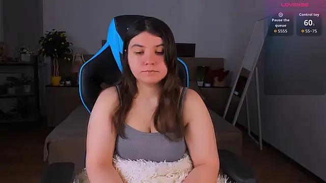 Snapshot of Viola__Shy chatting on January 17, 9:18 pm Viola Shy online show from January 17, 9:18 pm