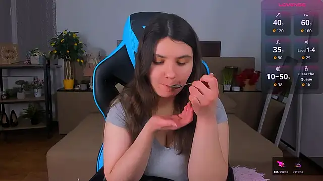 Snapshot of Viola__Shy chatting on February 3, 9:20 pm Viola Shy online show from February 3, 9:20 pm