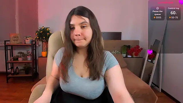 Snapshot of Viola__Shy chatting on February 18, 8:49 pm Viola Shy online show from February 18, 8:49 pm