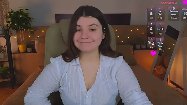 Viola  Shy online show from March 24, 9:20 pm