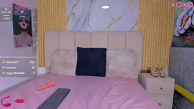 EmmyCruzZ online show from March 5, 10:43 pm