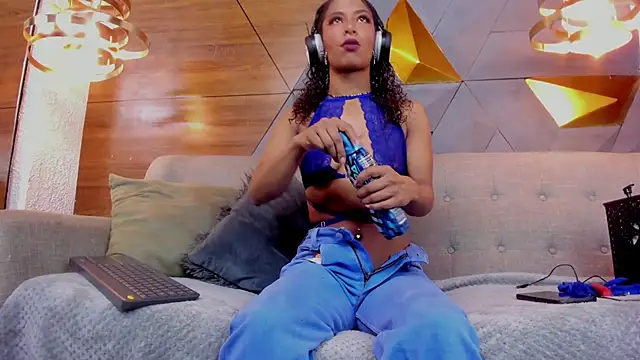 sarah banks1 online show from December 30, 7:11 pm