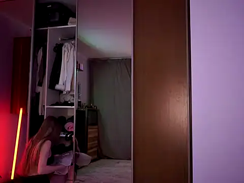 BARBIE 22888 online show from March 27, 8:08 pm