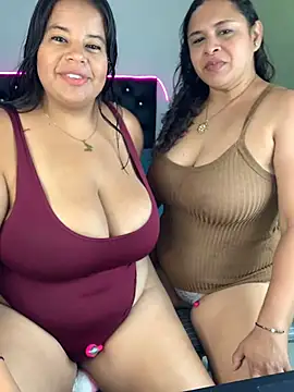 Snapshot of twocurvylatins chatting on May 17, 3:30 pm twocurvylatins online show from May 17, 3:30 pm