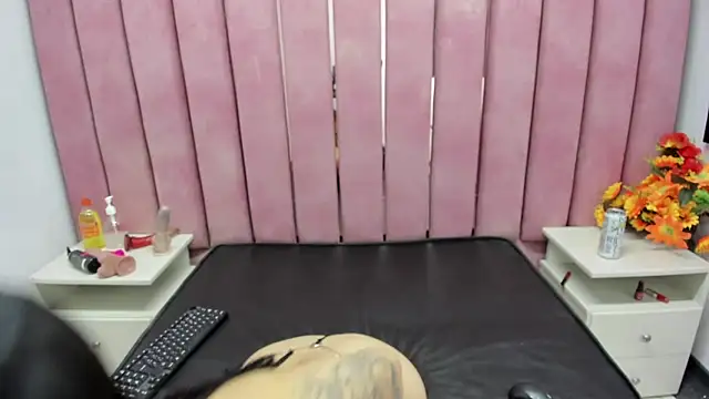 Snapshot of ChloeRosey chatting on November 21, 3:49 am ChloeRosey online show from November 21, 3:49 am