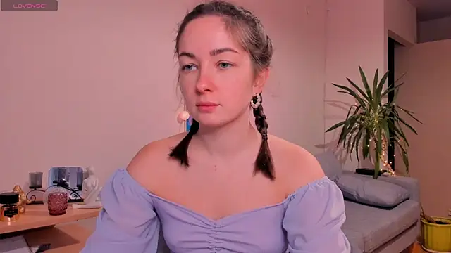 cClandesTina online show from December 9, 2:28 pm