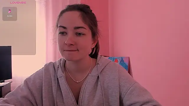 cClandesTina online show from March 5, 9:38 am