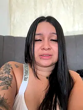 Pretty Isadora online show from October 15, 8:09 pm