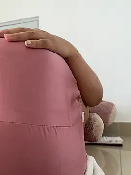 Pretty Isadora online show from February 6, 4:43 pm