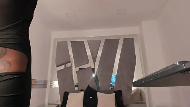 Vero Lodge online show from January 13, 2:00 pm