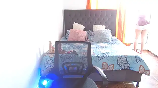 Snapshot of Kerly_Lopez chatting on May 15, 5:42 pm Kerly Lopez online show from May 15, 5:42 pm
