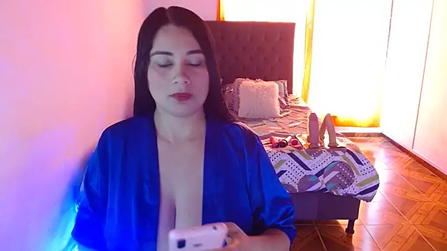Snapshot of Kerly_Lopez chatting on July 28, 9:14 pm Kerly Lopez online show from July 28, 9:14 pm