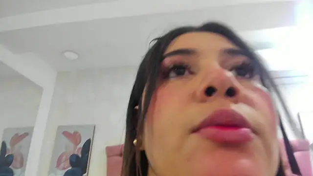 ThyaraJhons online show from April 7, 11:54 am